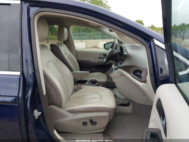 2018 CHRYSLER PACIFICA 2C4RC1EG1JR212407 Photo 4