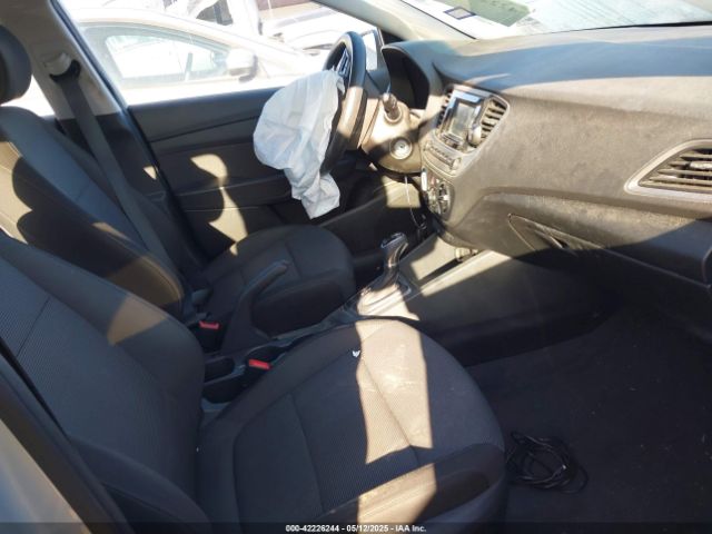 3KPC24A30JE021558 Hyundai ACCENT SE