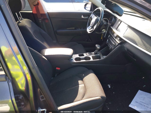 5XXGT4L38KG319215 KIA Optima Lx