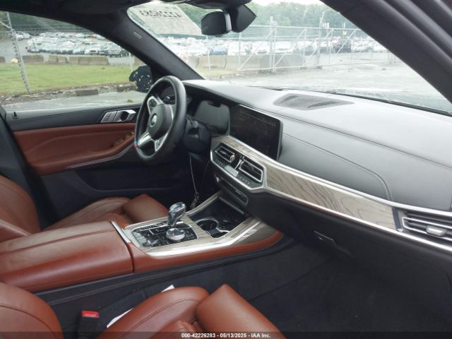 5UXCX4C57KLS37656 BMW X7 Xdrive50i