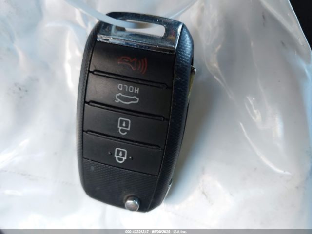 5XXGT4L35JG180031 KIA Optima Lx