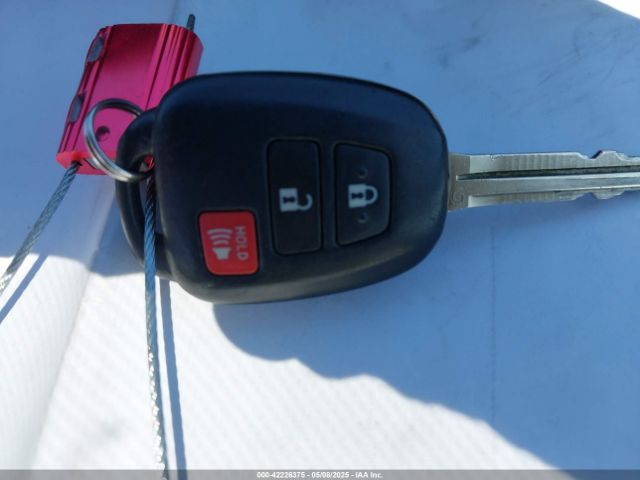 JTDKDTB30E1076549 Toyota Prius C Two