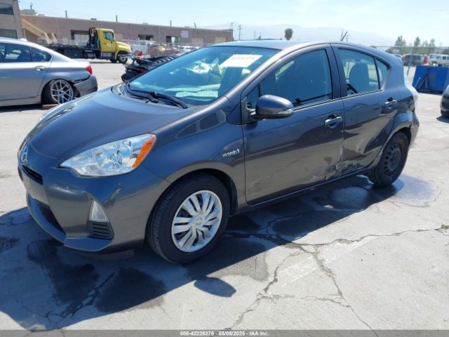 JTDKDTB30E1076549 Toyota Prius C Two