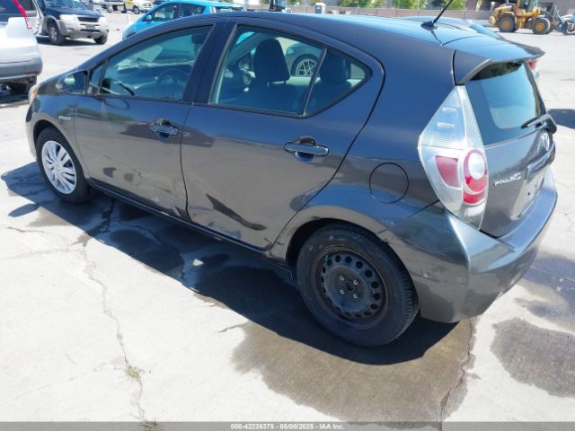JTDKDTB30E1076549 Toyota Prius C Two