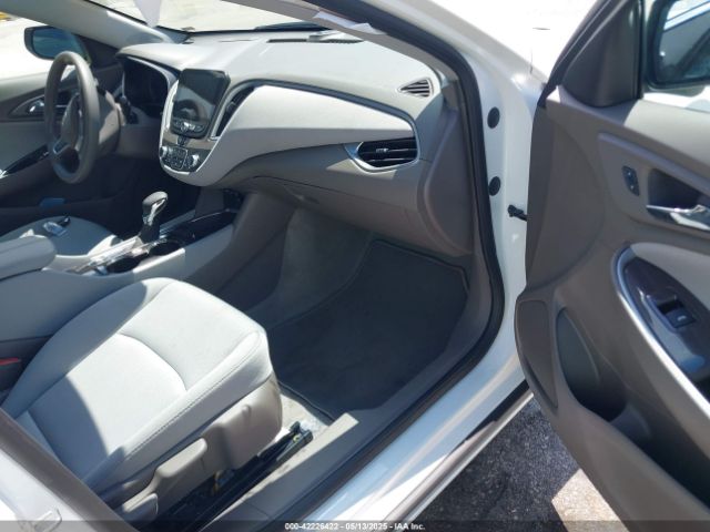 1G1ZD5ST2SF130788 Chevrolet Malibu Fwd 1lt