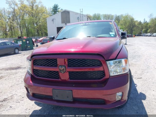 1C6RR7FG3JS327922 RAM 1500 Express  4x4 6'4 Box