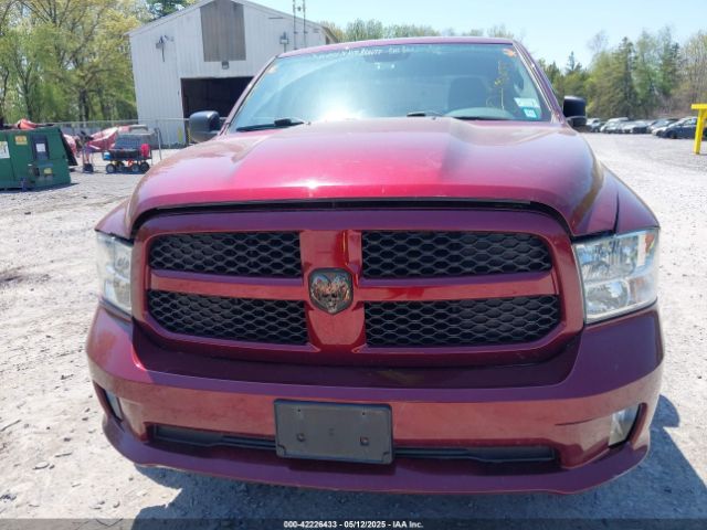 1C6RR7FG3JS327922 RAM 1500 Express  4x4 6'4 Box