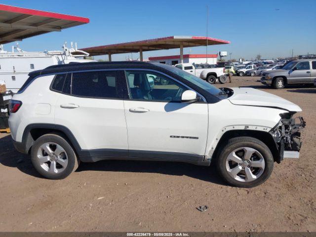 3C4NJDBBXKT682870 Jeep Compass Latitude 4x4