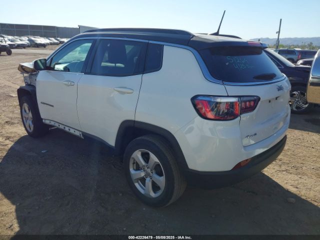 3C4NJDBBXKT682870 Jeep Compass Latitude 4x4
