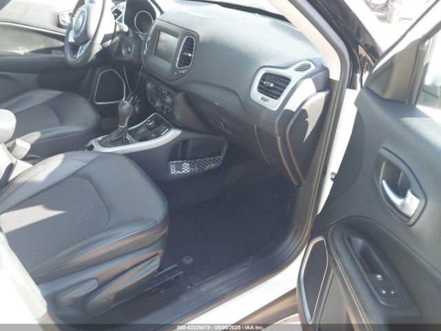 3C4NJDBBXKT682870 Jeep Compass Latitude 4x4
