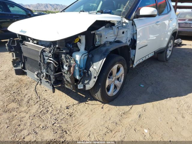 3C4NJDBBXKT682870 Jeep Compass Latitude 4x4