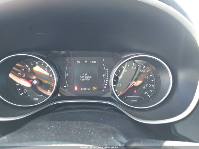 3C4NJDBBXKT682870 Jeep Compass Latitude 4x4