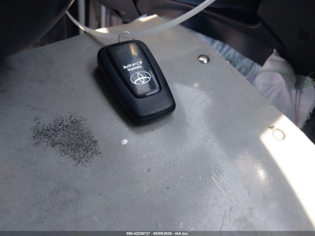 JTNKHMBX2K1049065 Toyota C-HR XLE