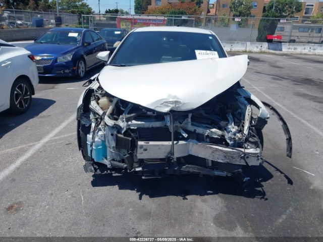 JTNKHMBX2K1049065 Toyota C-HR XLE