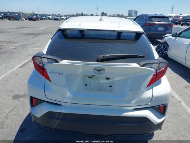 JTNKHMBX2K1049065 Toyota C-HR XLE