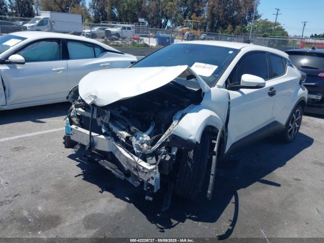 JTNKHMBX2K1049065 Toyota C-HR XLE