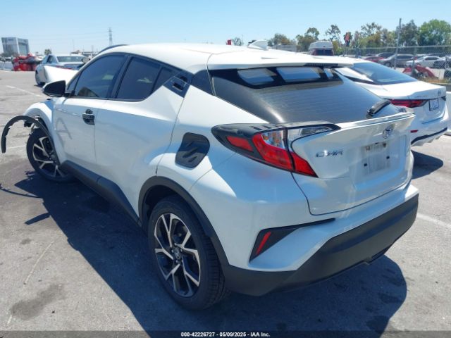 JTNKHMBX2K1049065 Toyota C-HR XLE