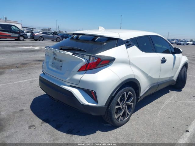 JTNKHMBX2K1049065 Toyota C-HR XLE