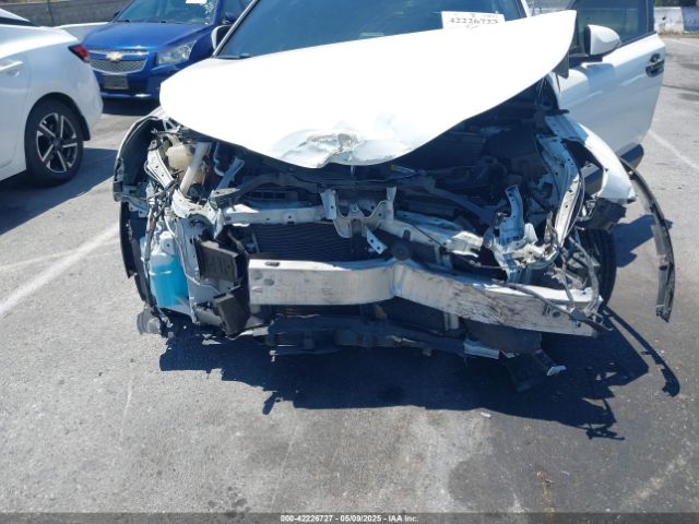 JTNKHMBX2K1049065 Toyota C-HR XLE