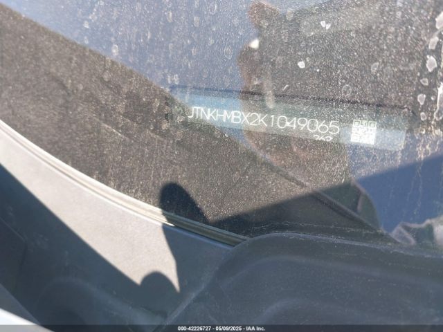 JTNKHMBX2K1049065 Toyota C-HR XLE