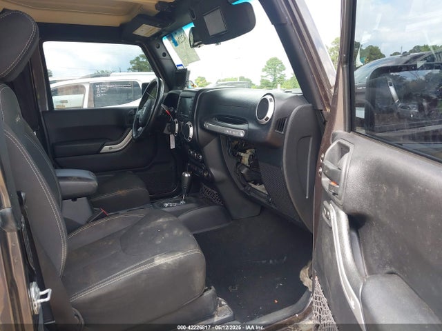 1C4AJWBG5GL153559 Jeep Wrangler Sahara