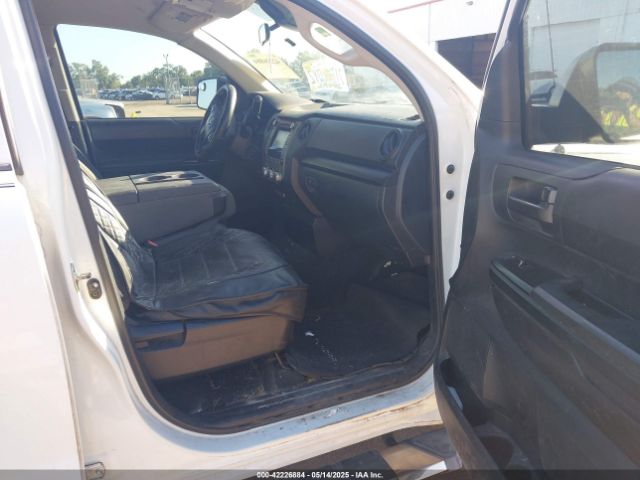 5TFRM5F1XKX144965 Toyota Tundra Sr 4.6l V8