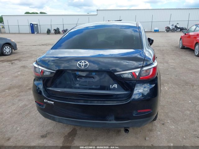 3MYDLBYV8JY319272 Toyota YARIS IA