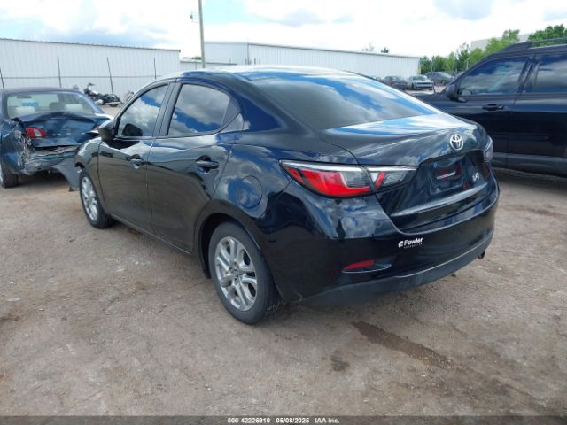 3MYDLBYV8JY319272 Toyota YARIS IA