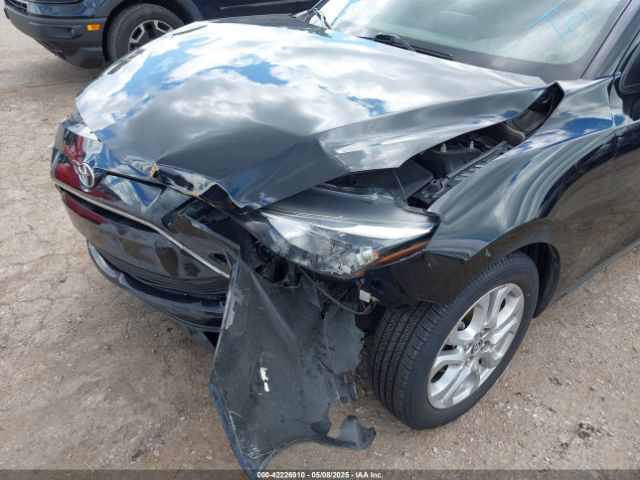 3MYDLBYV8JY319272 Toyota YARIS IA