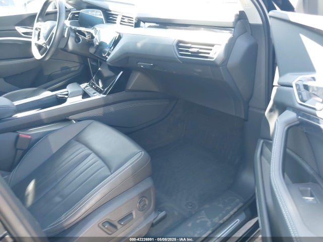 2024 AUDI Q8 E-TRON WA15AAGEXRB032525 Photo 4