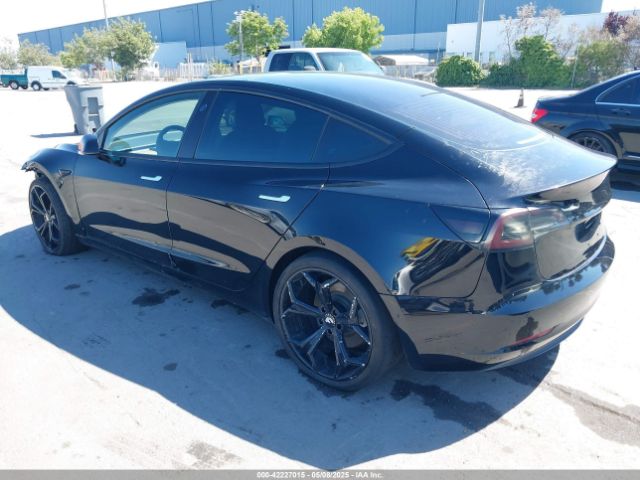 2018 TESLA MODEL 3 5YJ3E1EA7JF011411 Photo 2