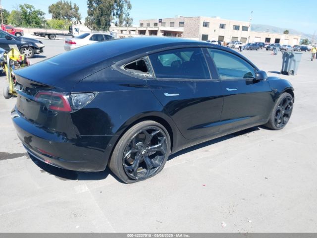 2018 TESLA MODEL 3 5YJ3E1EA7JF011411 Photo 3