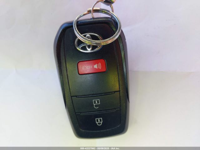 JTND4MBE5P3199346 Toyota COROLLA SE