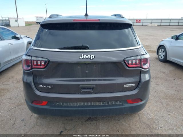 3C4NJDBB6NT120808 Jeep Compass Latitude 4x4