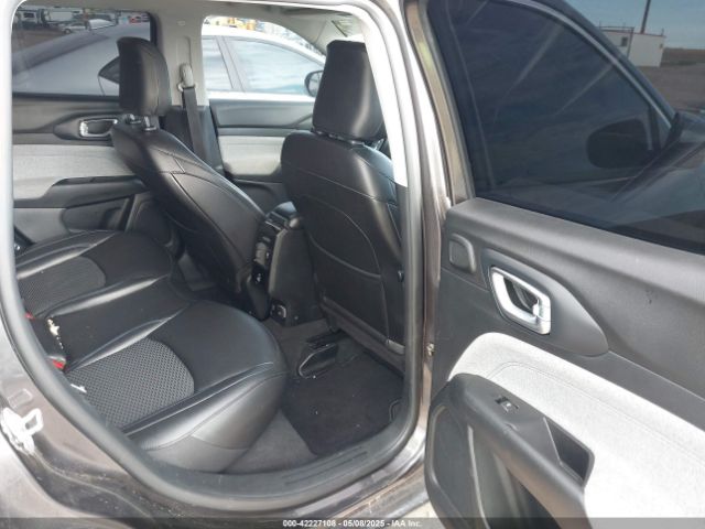 3C4NJDBB6NT120808 Jeep Compass Latitude 4x4