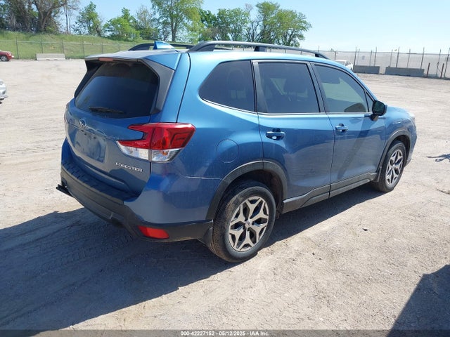 JF2SKAGC1KH545610 Subaru Forester Premium