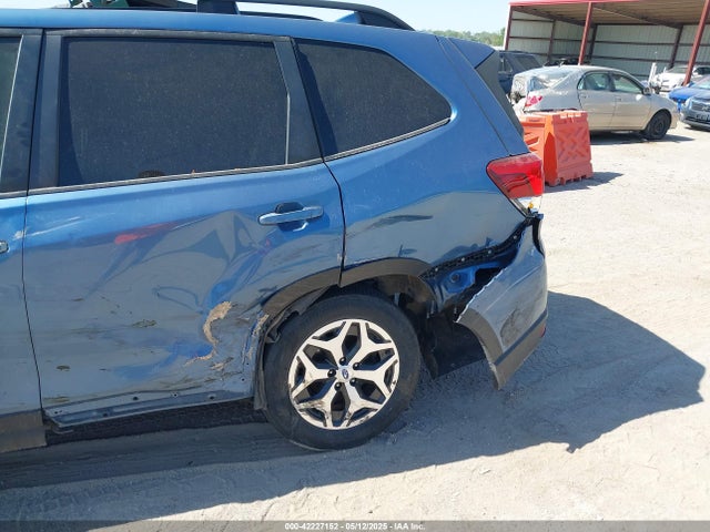 JF2SKAGC1KH545610 Subaru Forester Premium