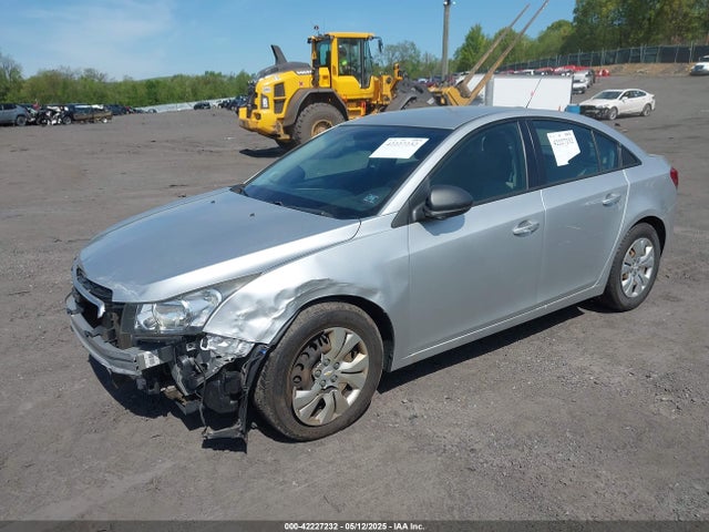 1G1PA5SG3F7300921 Chevrolet Cruze Ls Auto