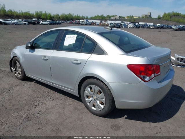 1G1PA5SG3F7300921 Chevrolet Cruze Ls Auto