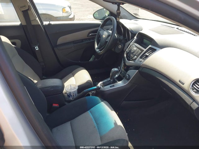 1G1PA5SG3F7300921 Chevrolet Cruze Ls Auto
