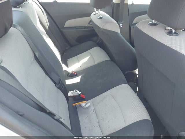 1G1PA5SG3F7300921 Chevrolet Cruze Ls Auto
