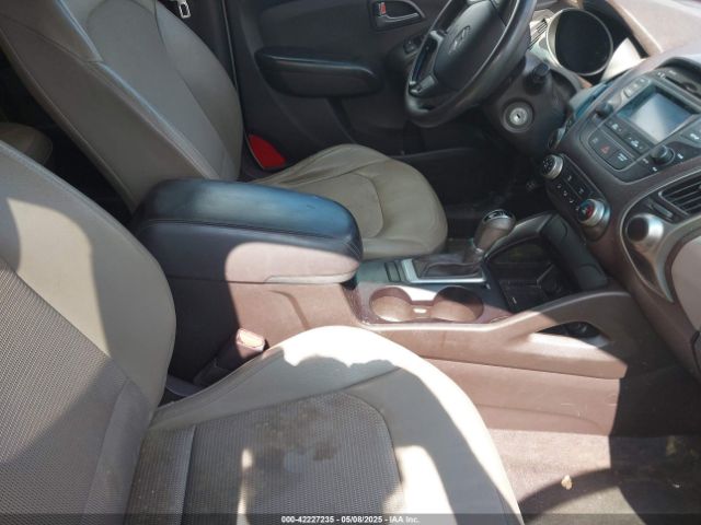 KM8JT3AF6FU982128 Hyundai TUCSON GLS