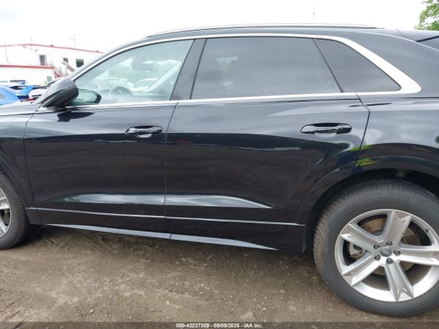 WA1AVAF16KD019301 Audi Q8 55 Premium