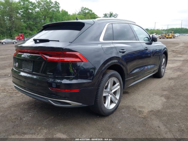 WA1AVAF16KD019301 Audi Q8 55 Premium