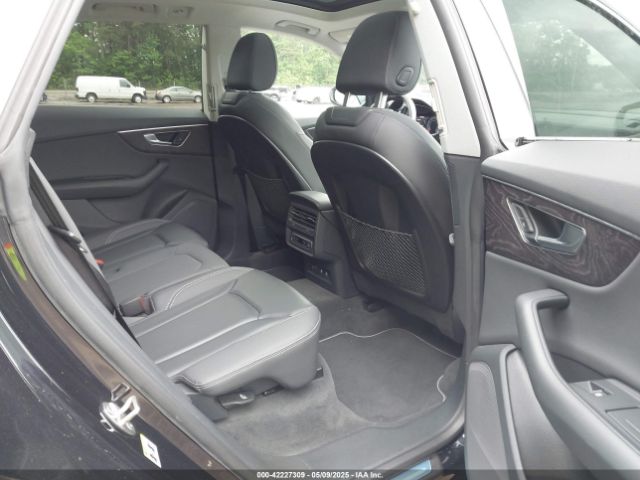 WA1AVAF16KD019301 Audi Q8 55 Premium