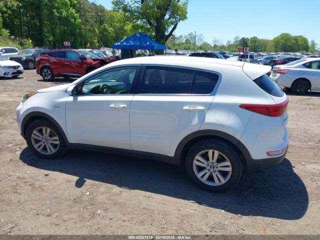 KNDPMCAC5J7372245 KIA Sportage Lx