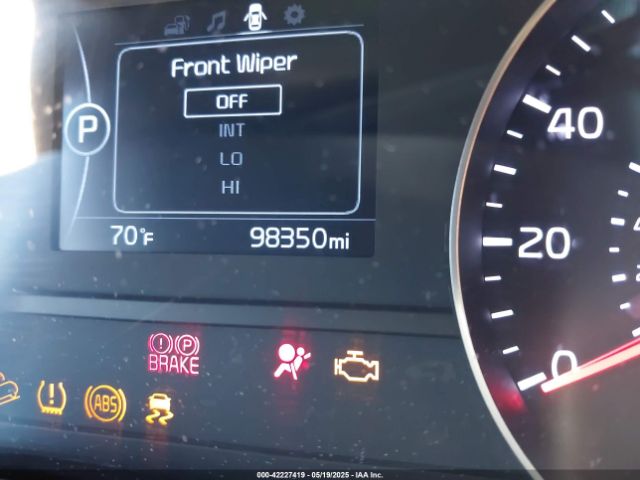 KNDPMCAC5J7372245 KIA Sportage Lx