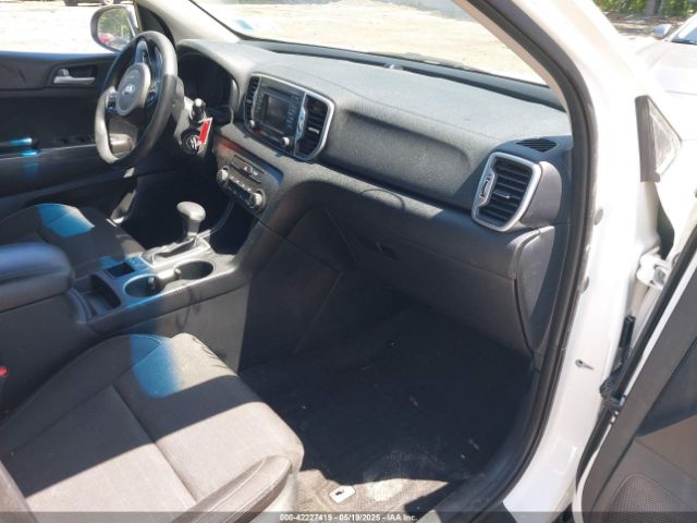 KNDPMCAC5J7372245 KIA Sportage Lx