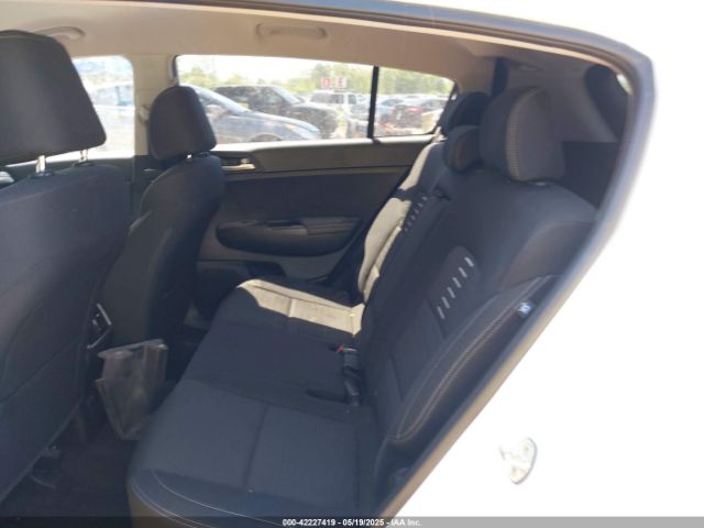 KNDPMCAC5J7372245 KIA Sportage Lx