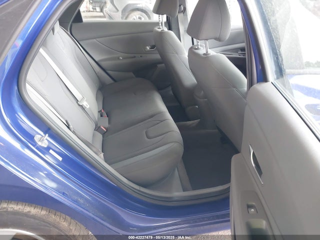 KMHLL4AG8MU195752 Hyundai ELANTRA SE